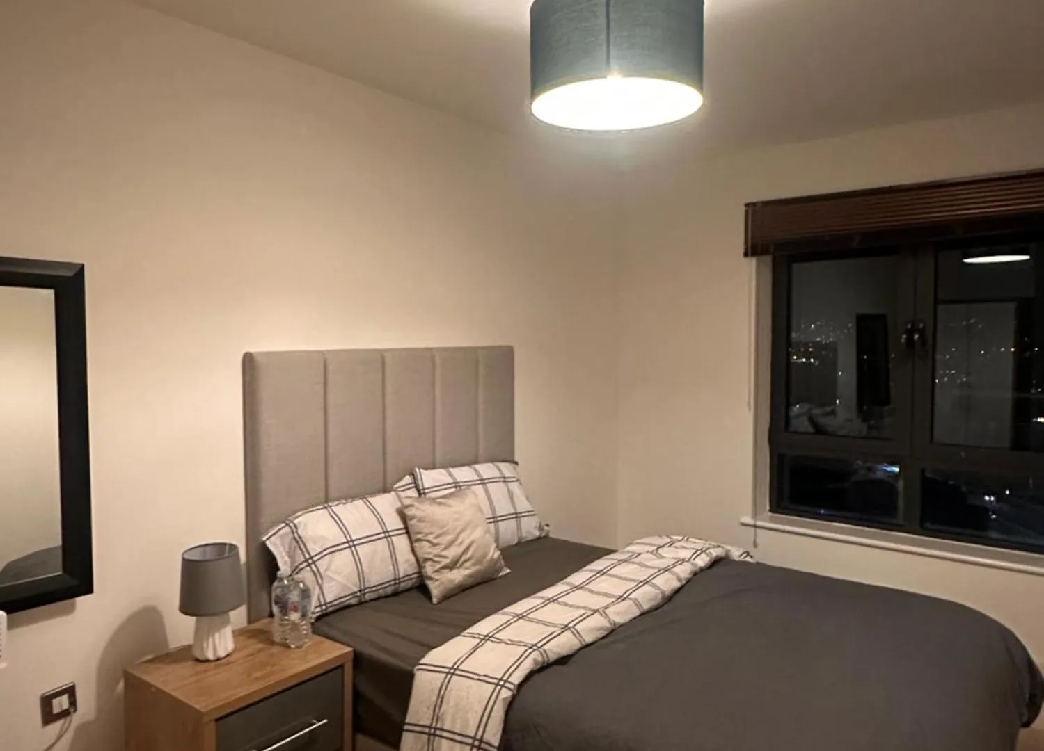 Private Bedroom With Shared Living Space And Bath In A Two Bedroom Apartment Leeds
