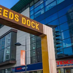  Apartment Modern Leeds Dock &free Secure Parking!